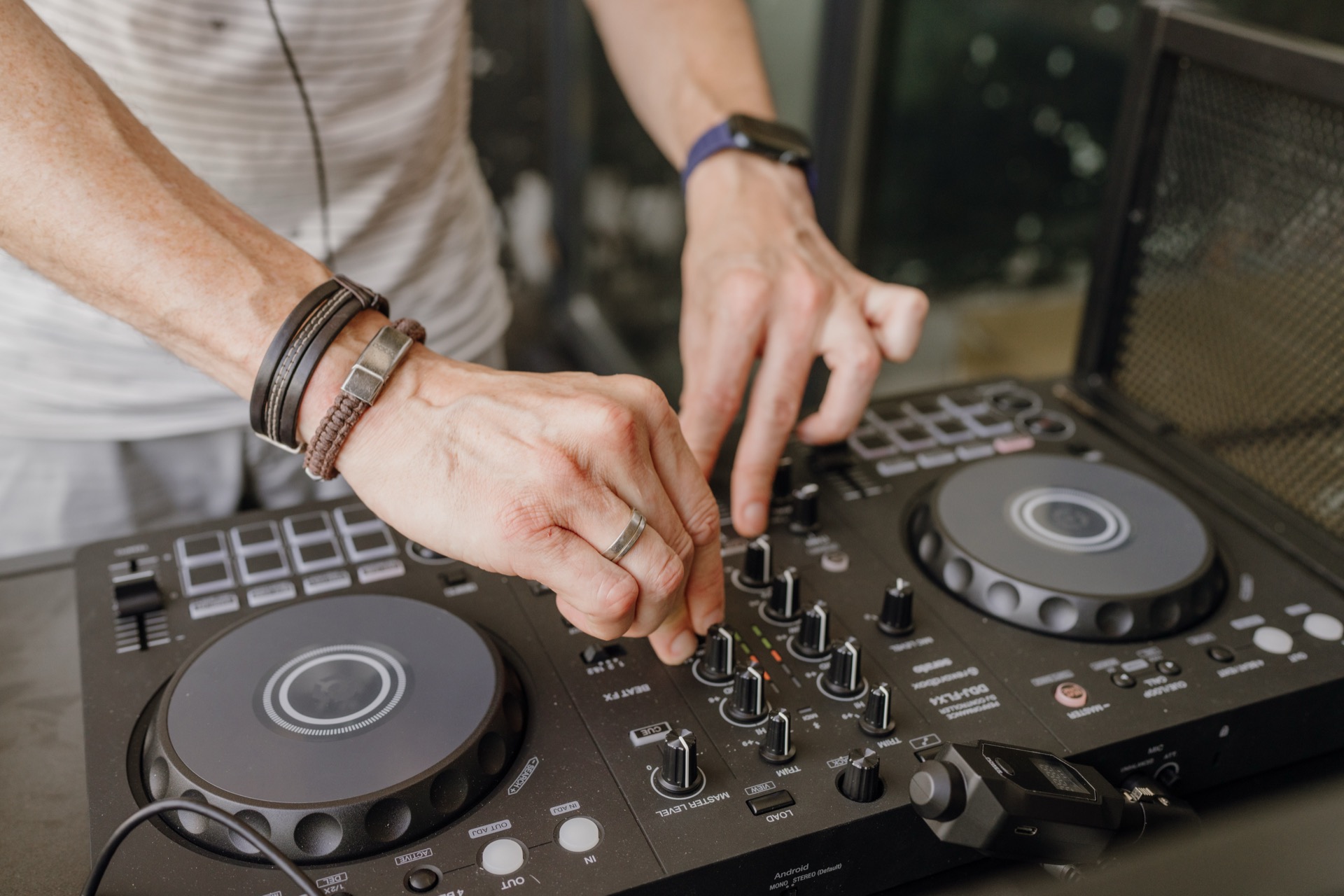 DJ controller detail